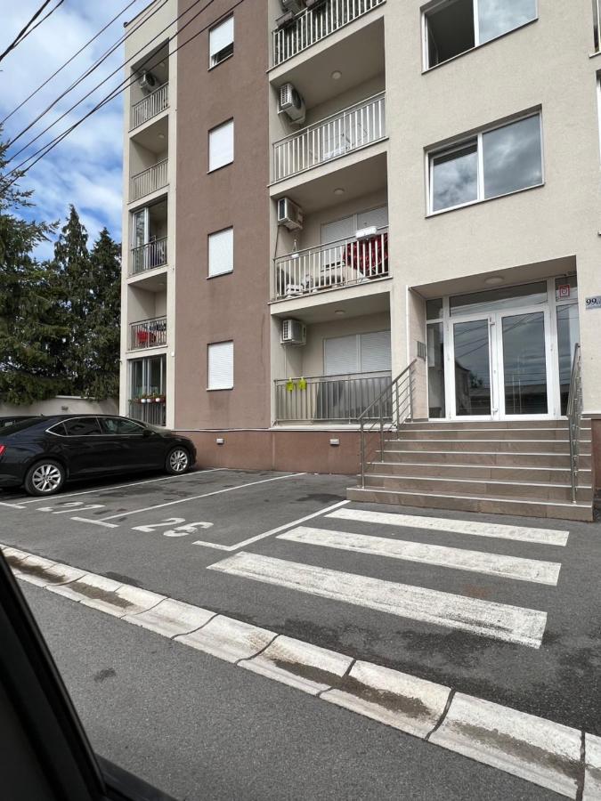 Apartment Delete 4 *